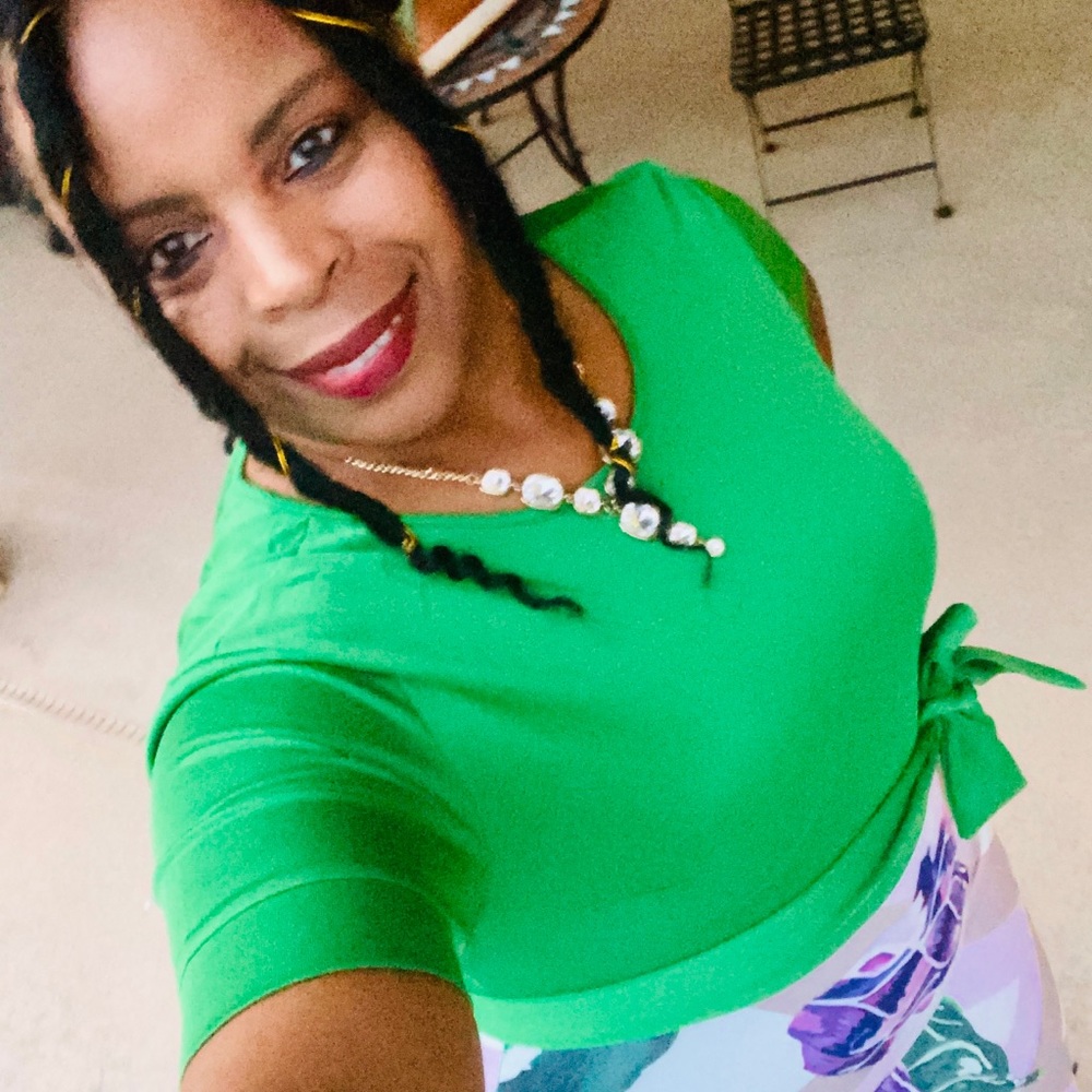 Green Print Midi Dress - Picture 2 of 5